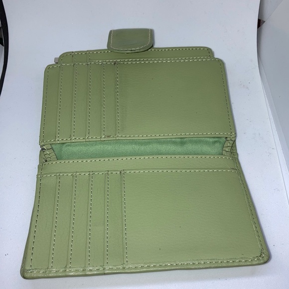 Green genuine leather wallet Attached clasp coin pouch - Picture 5 of 8